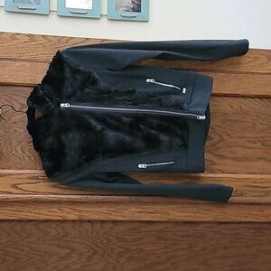 Armani exchanged a symmetrical zip jacket, faux fur size small